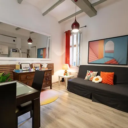 Aparthotel Artistique Pour 4 Au Coeur Du Panier Marseille